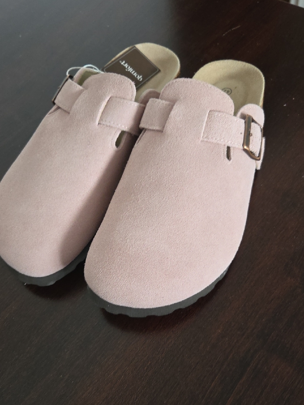 Qomfort Blush Pink Suede Slip-On Clogs with Buckle